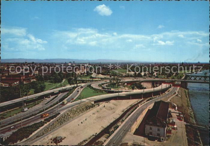 MANNHEIM BW Schloss Auffahrt zur Rheinbruecke
