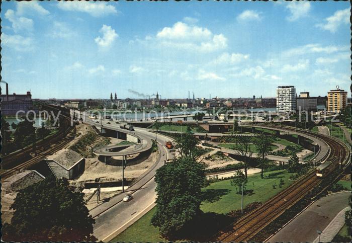 MANNHEIM BW Auffahrt zur Rheinbruecke mit Blick auf Ludwigshafen