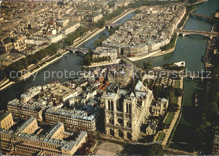 Paris Ile de la Cite Eglise Notre Dame Ile Saint Louis vue aerienne