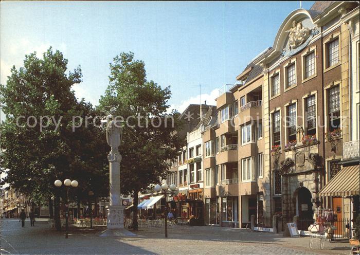 Breda Noord-Brabant Grote markt met het bevrijdingsmonument Judith