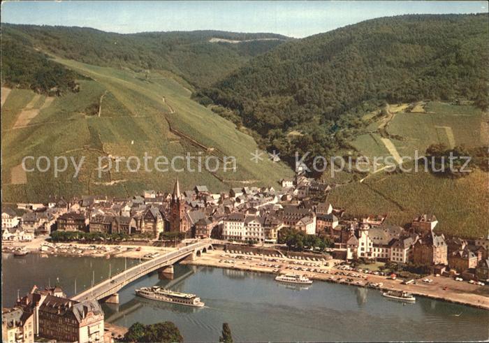 BERNKASTEL-KUES Berncastel Rheinland-Pfalz Mosel Bruecke Weinberge Fliegeraufnah