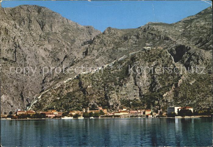 Kotor Montenegro Panorama Kuestendorf Gebirge