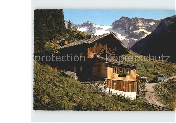 Mayrhofen Zillertal Gruene Wand Huette mit Kasselerspitze