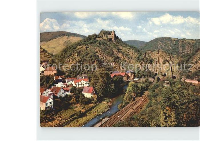 Altenahr Burgruine Are und drei Felsentunnel