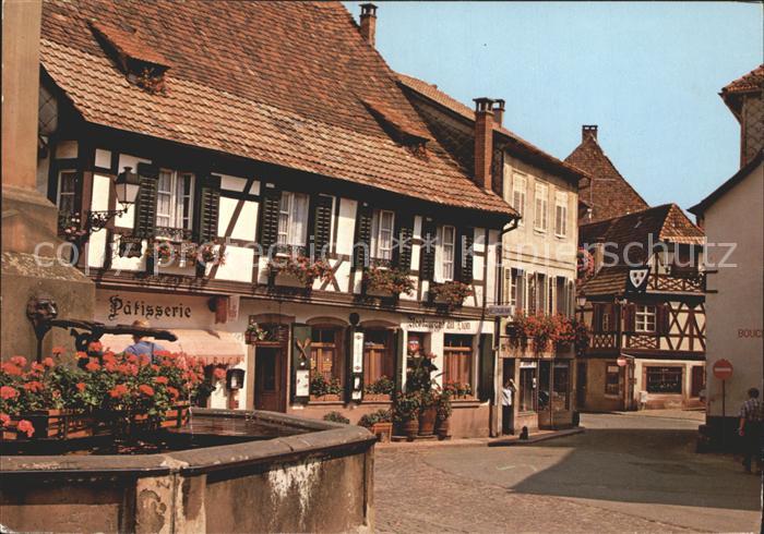 Ribeauville Haut Rhin Elsass Brunnen und alte Haeuser
