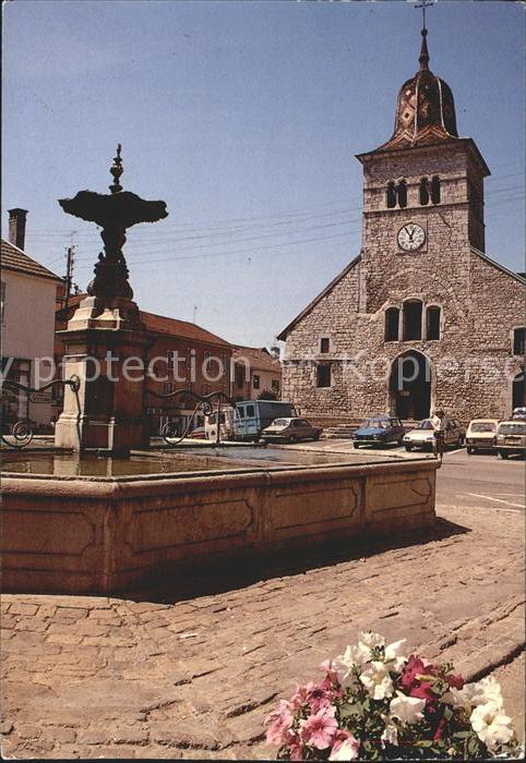 Clairvaux-les-Lacs Place de L_Eglise et Fontaine