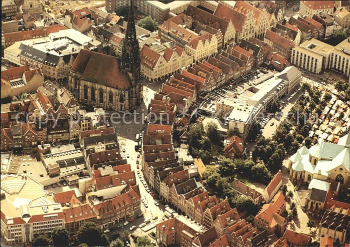 Muenster Westfalen Fliegeraufnahme Altstadt mti Prinzipalmarkt und Lambertikirch