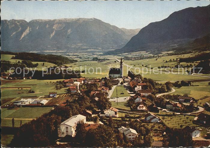Anger Chiemgau mit Autobahn und Untersberg