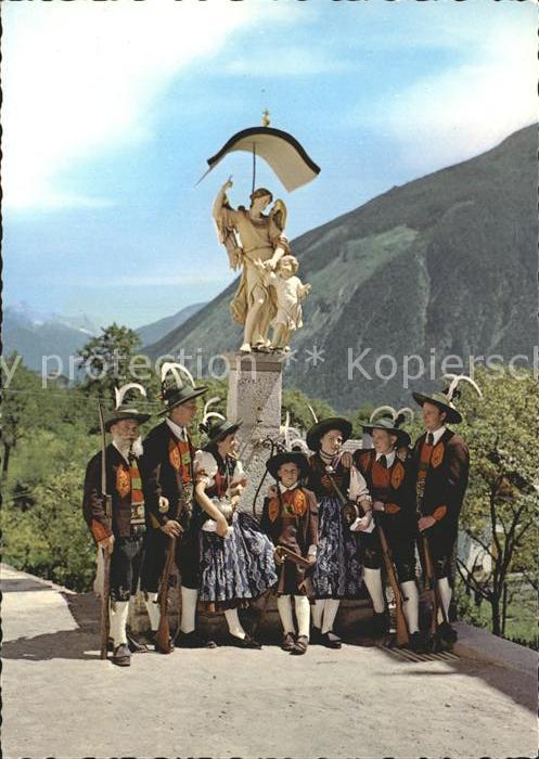 Imst Tirol Schuetzengruppe Schutzengelbrunnen Trachten