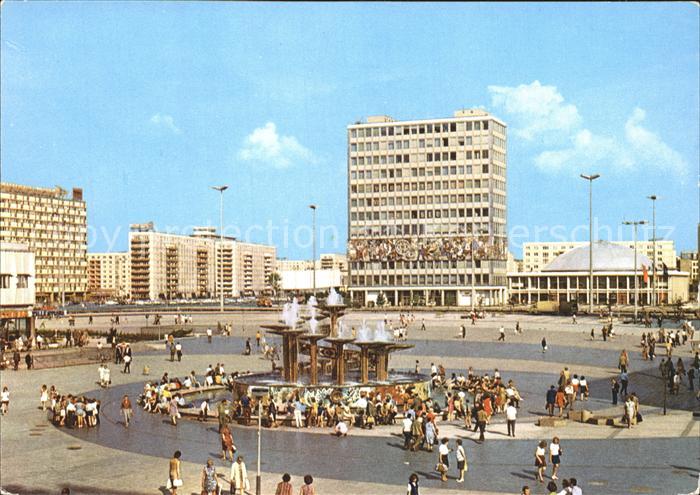 BERLIN CITY Alexanderplatz Brunnen Haus des Lehrers Hauptstadt der DDR