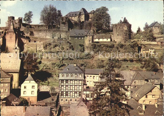 Monschau Montjoie NRW Altstadt mit Blick auf die Burg Luftkurort