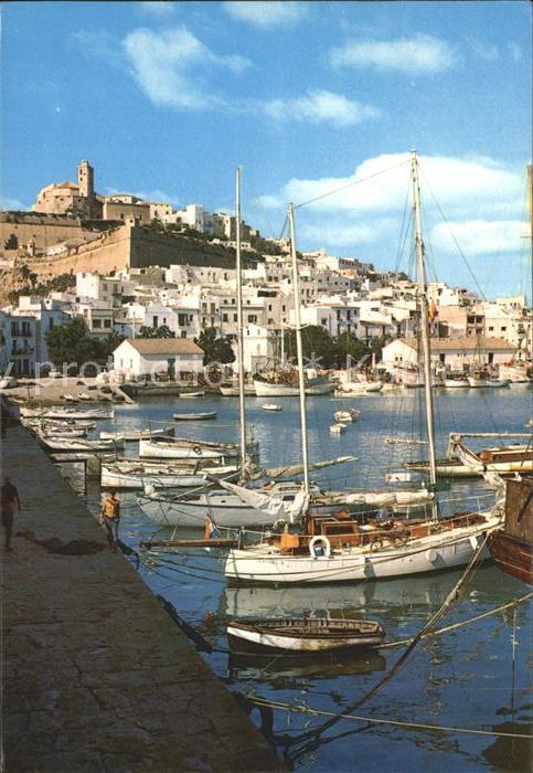 Ibiza Islas Baleares Embarcadero y ciudad antigua al fondo Hafen Altstadt