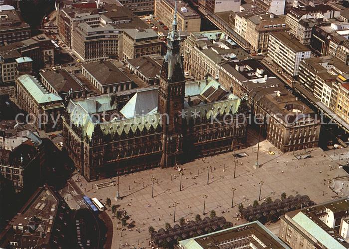 HAMBURG CITY Fliegeraufnahme Rathaus und Markt