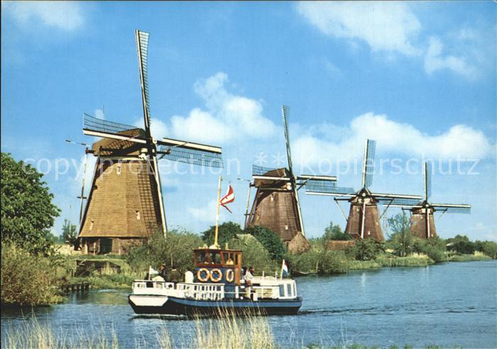 Niederlande Molenland Land der Windmuehlen