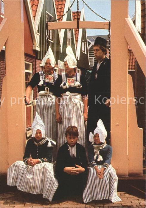 Volendam Trachten