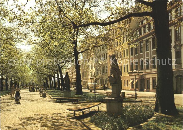 DRESDEN Elbe Strasse der Befreiung Denkmal Statue