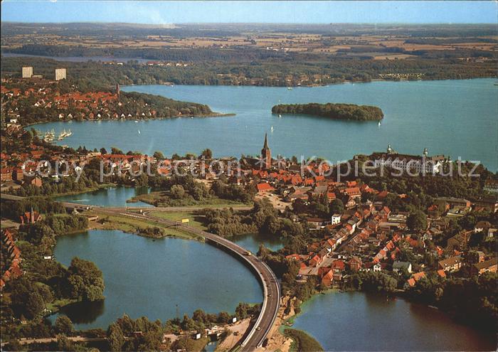 Ploen See Schloss Ploener See Naturpark Holsteinische Schweiz Fliegeraufnahme