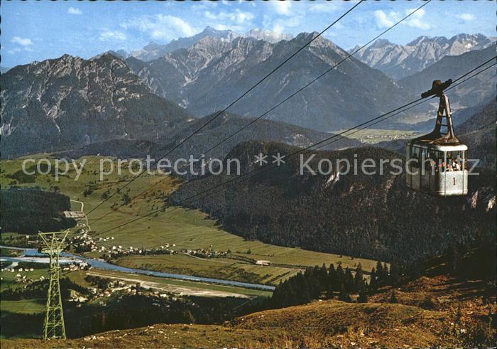 Reutte Tirol Bergbahn mit Zugspitze und Mieminger Hochgebirge