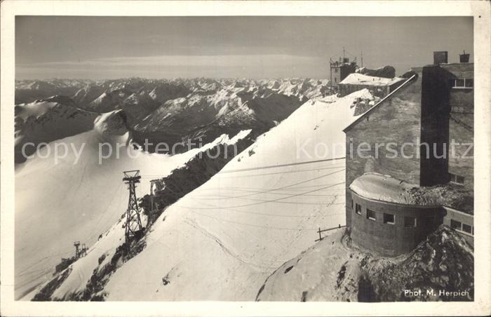 Zugspitze Bayerische Zugspitzbahn Bergstation Muenchner Haus
