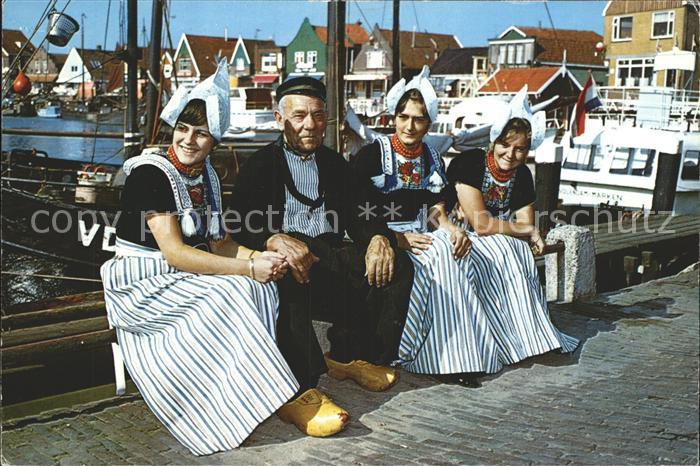 Volendam Tracht Hafen