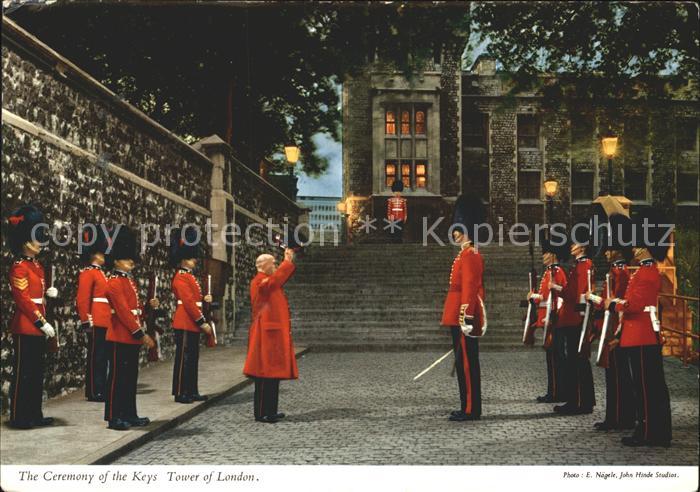 Leibgarde Wache Ceremony of the Keys Tower of London