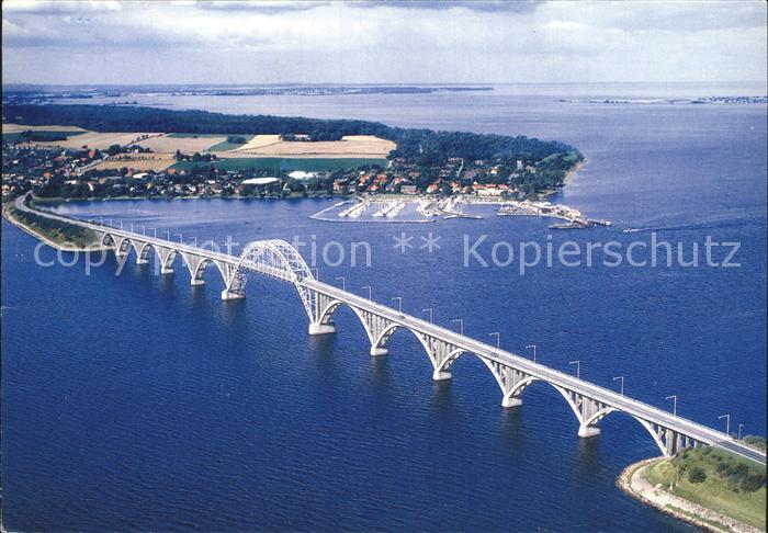 Kalvehave Fliegeraufnahme mit Hafen und Bruecke