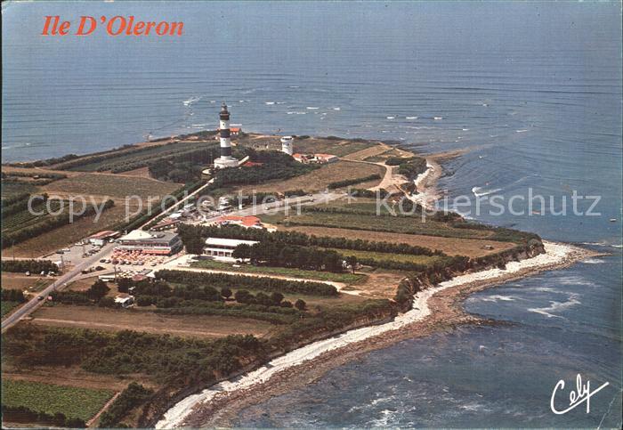 Ile d Oleron Fliegeraufnahme mit Leuchtturm