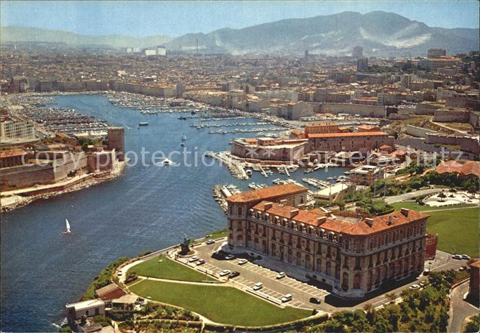 Marseille Bouches-du-Rhone Fliegeraufnahme mit Hafen  Palais du Pharo