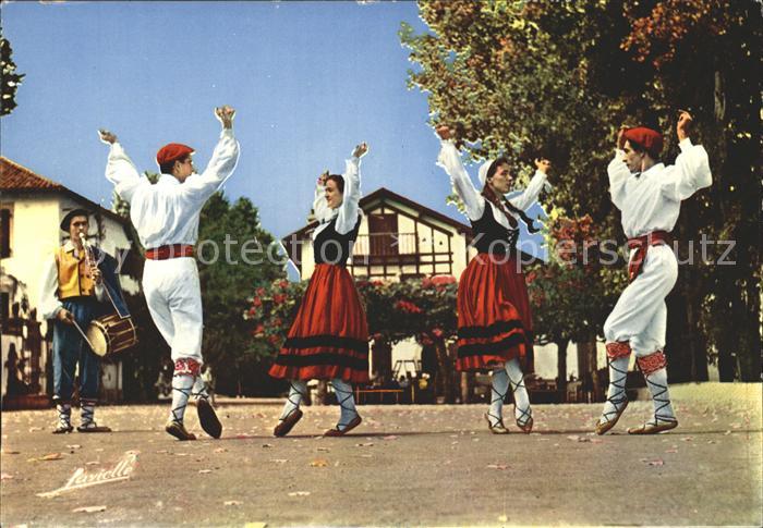 Biarritz Pyrenees Atlantiques Ballets Basques Tracht