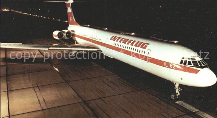 Flugzeuge Zivil Interflug IL-62 Landung