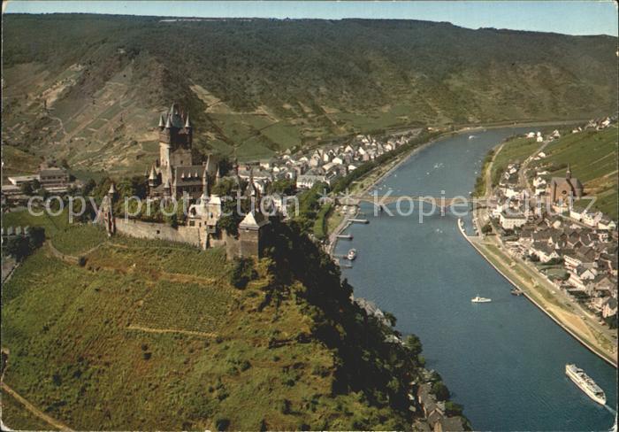 Cond an der Mosel mit Burg Fliegeraufnahme