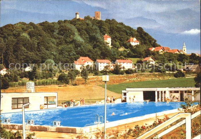 Falkenstein Oberpfalz Freibad mit Blick zur Burg