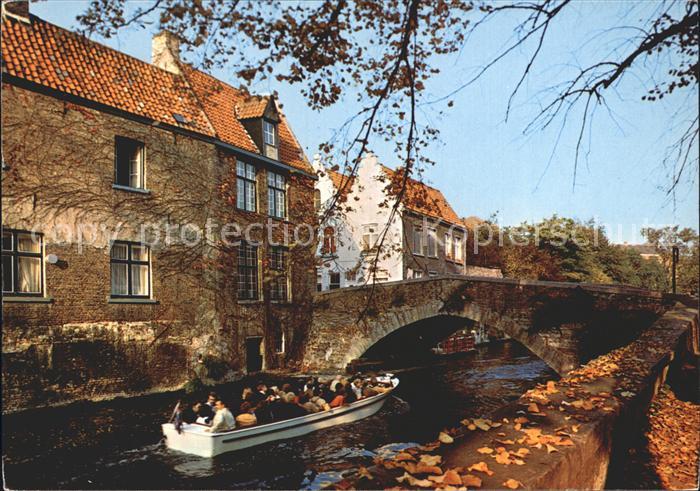 BRUGGE Bruges Belgie Quai Vert Kanal Bootsfahrt Bruecke