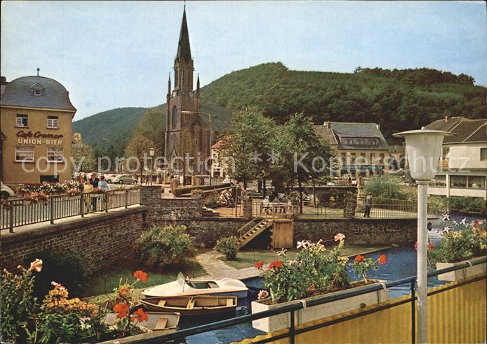 Gemuend Eifel Zusammenfluss von Olef und Urft Bruecke Kirche Cafe