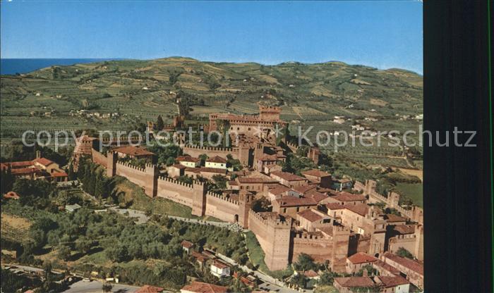 Gradara Pesaro Mittelalterliche Bergfeste und Mauern Fliegeraufnahme