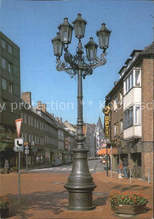 Emmerich Rhein Blick in die Steinstrasse Laterne