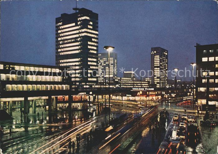 Essen Ruhr Hochhaeuser an der Freiheit Nachtaufnahme