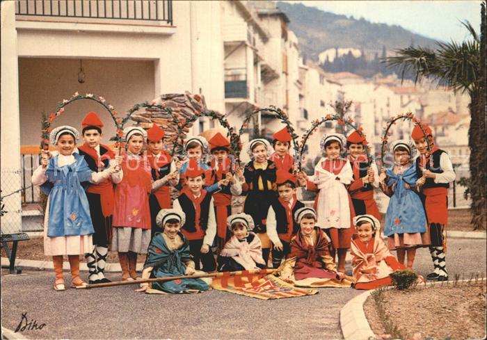 Amelie-les-Bains-Palalda Bal des Cercollets groupe jeunes