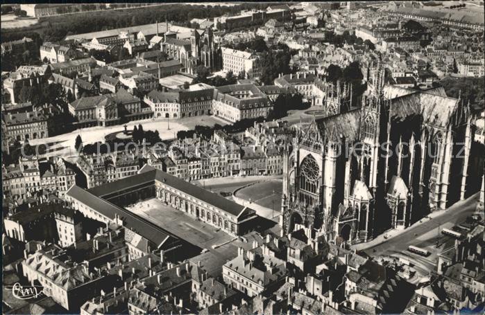 Metz  57 Moselle Vue aerienne La Cathedrale et Place du Marche