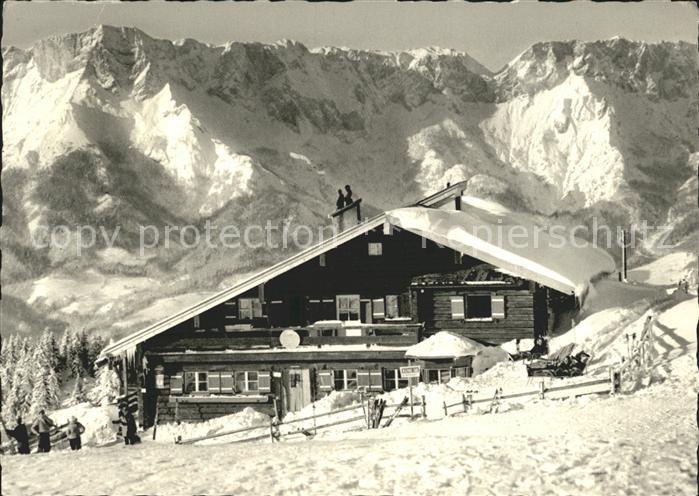 Rossfeldhuette mit Untersberg