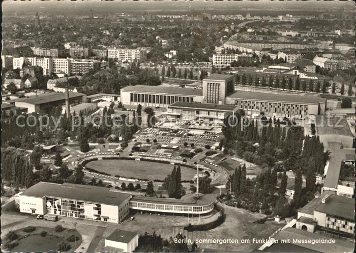 BERLIN CITY Sommergarten am Funkturm mit Messegelaende Fliegeraufnahme