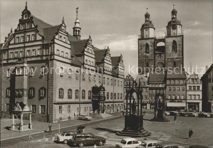 Wittenberg Lutherstadt Markt mit Rathaus und Stadtkirche