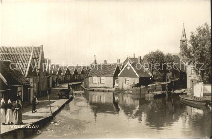 Volendam Tracht Boote