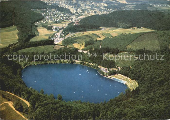 Gemuendener Maar Daun Vulkaneifel Rheinland-Pfalz Fliegeraufnahme
