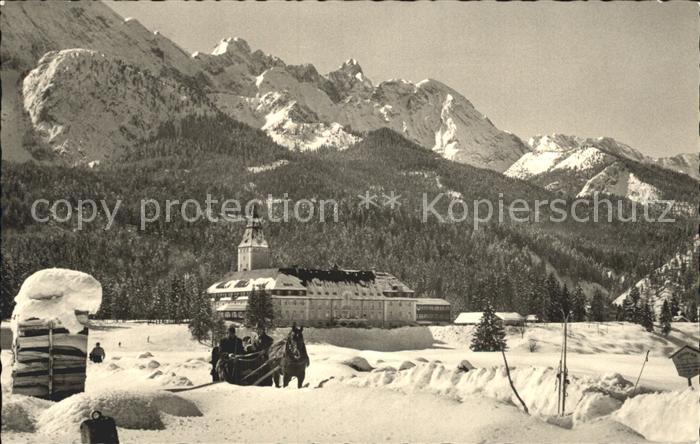 Elmau Schloss mit Dreitorspitze