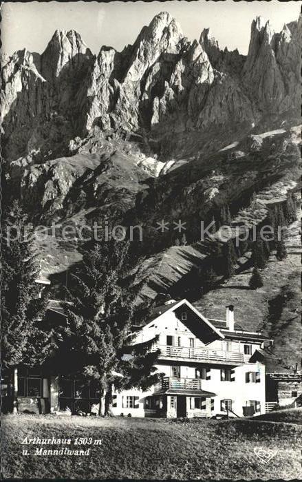 Arthurhaus mit Manndlwand