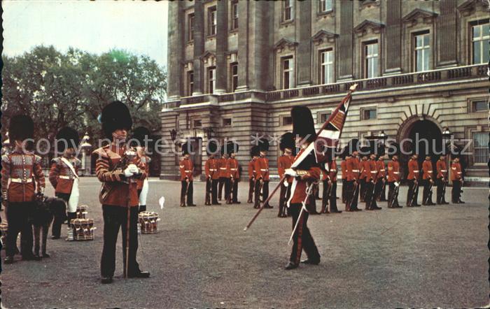 Leibgarde Wache Changing the Guard Ceremony Buckingham