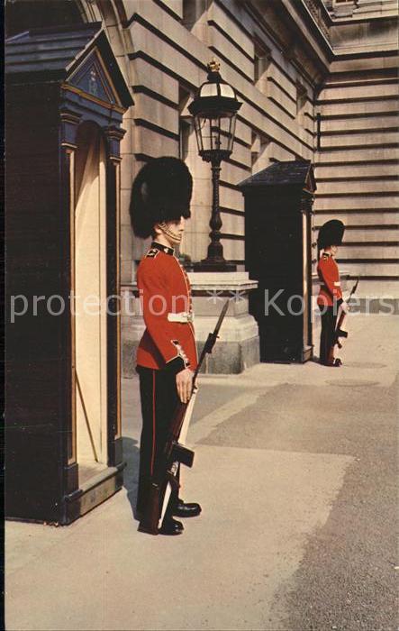 Leibgarde Wache Irish Guards Sentry Duty Buckingham Pal