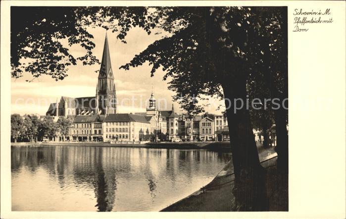 Schwerin Mecklenburg Pfaffenteich mit Dom