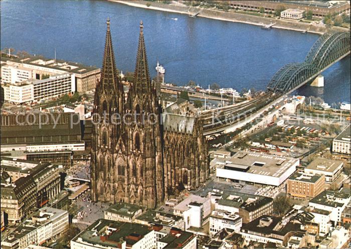 Koeln Rhein Dom Hauptbahnhof Hohenzollernbruecke Messegelaende Fliegeraufnahme